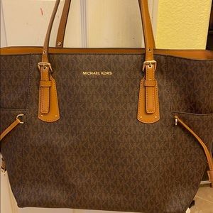 Michael Kors Signature Tote